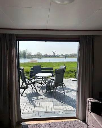 Bloemert Aan De Maas ホリデーパーク Aalst