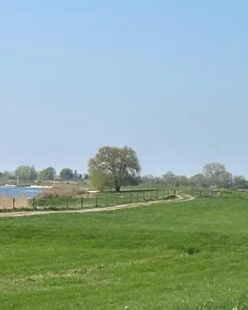Bloemert Aan De Maas ホリデーパーク *