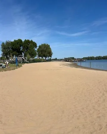 ホリデーパーク Bloemert Aan De Maas
