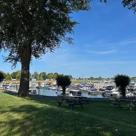 Bloemert Aan De Maas Ferienpark Aalst