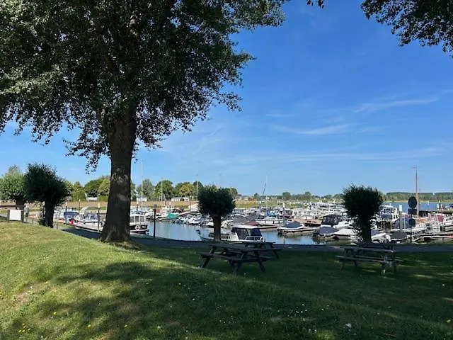 Bloemert Aan De Maas Ferienpark Aalst